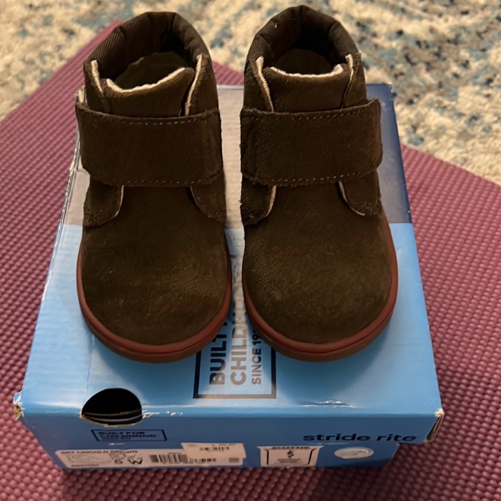 Toddler boys dark brown 5W
